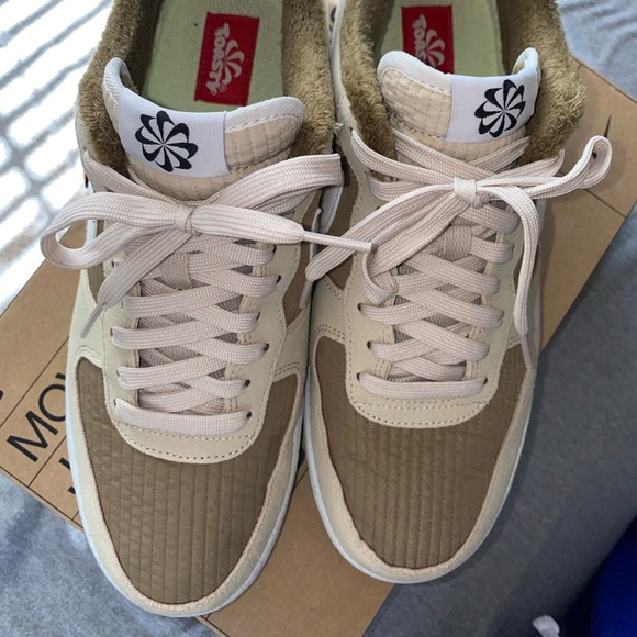 Air Force One ‘07 LV8’ Toasty. never worn. i have tags and box but tags are off. - Picture 2 of 6